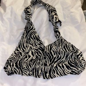 cropped zebra print top